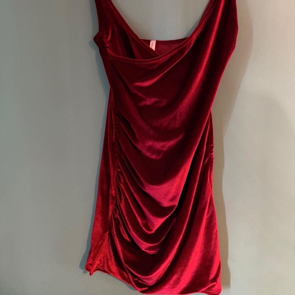 Lucy in the Sky Red velvet min dress